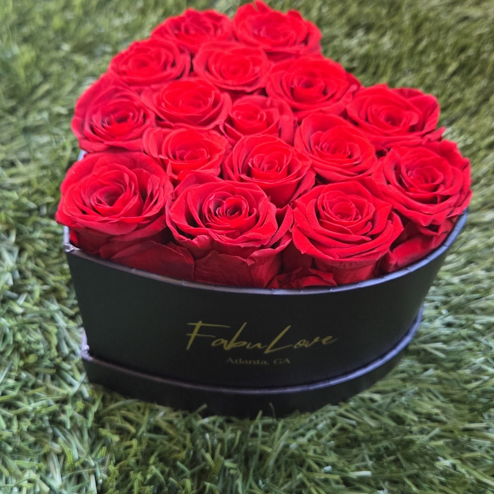 Eternal ROSES Heart-Shaped Box For Gifting - Picture 6 of 9